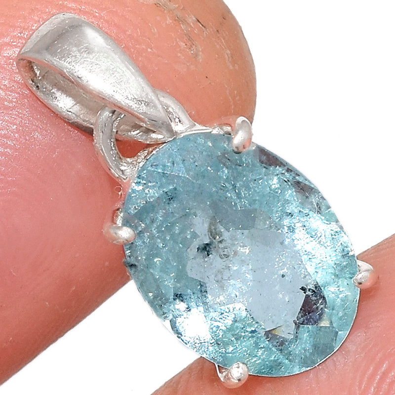 0.7" Claw - Aquamarine Faceted Pendants - AQFP1161