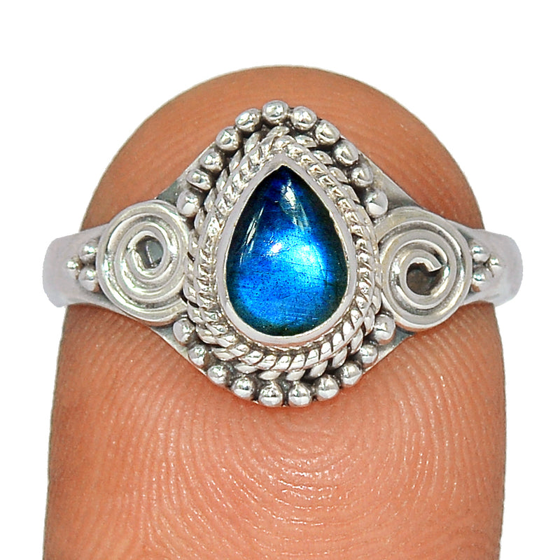 Small Filigree - Blue Fire Labradorite Ring - BFLR820