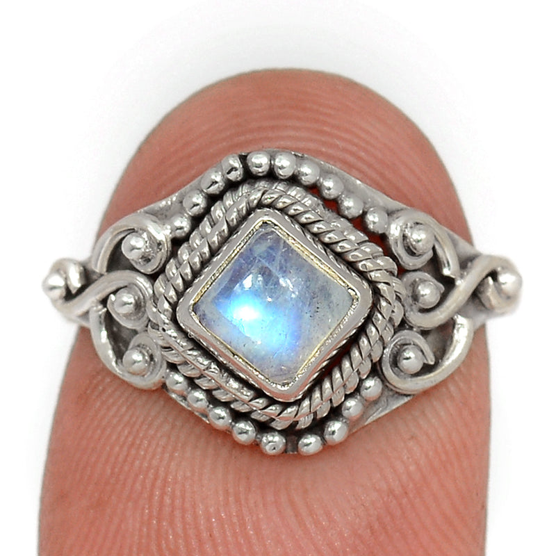 Small Filigree - Blue Fire Moonstone Ring - BFMR4134