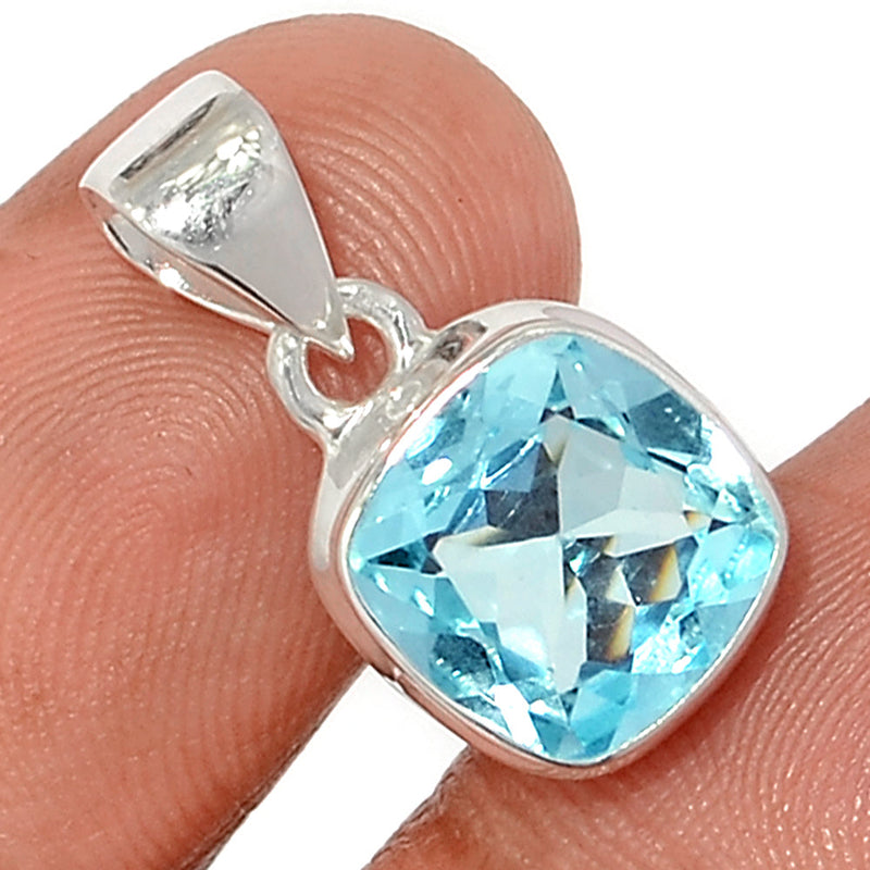 0.8" Blue Topaz Pendants - BLTP1588