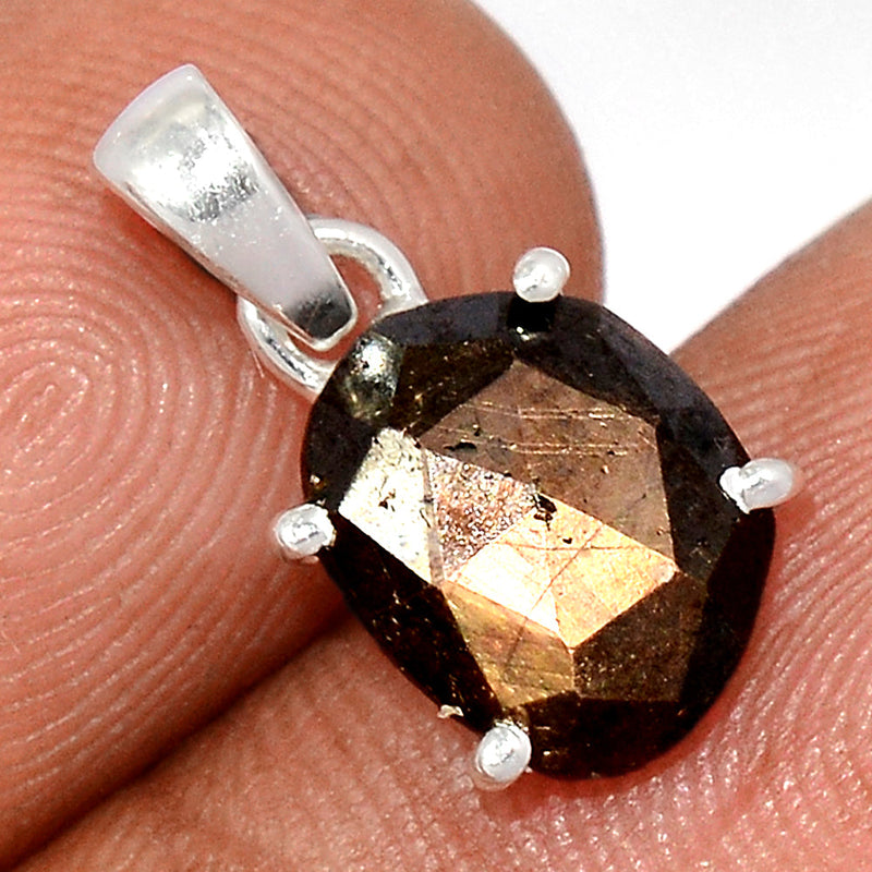 0.7" Claw - Zawadi Golden Sapphire Pendants - BSFP296