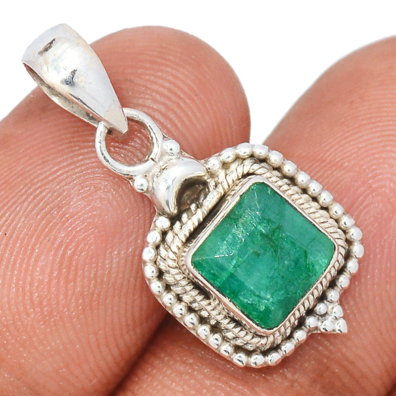 1.1" Fine Filigree - Emerald Pendants - EMEP2277