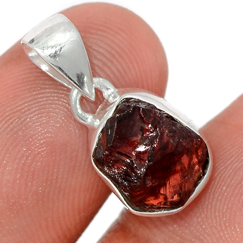 0.8" Garnet Rough Pendants - GNRP16