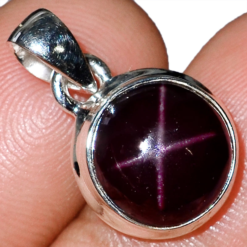 0.8" Garnet Star Pendants - GSTP359