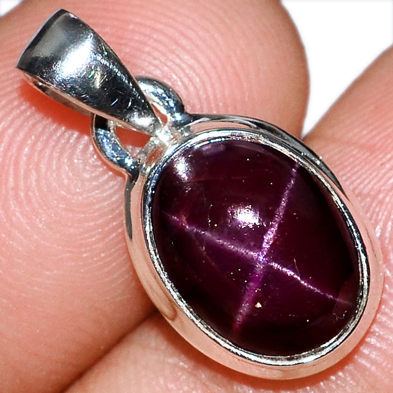 1" Garnet Star Pendants - GSTP400