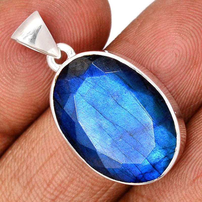 1.2" Labradorite Faceted Pendants - LBFP1121