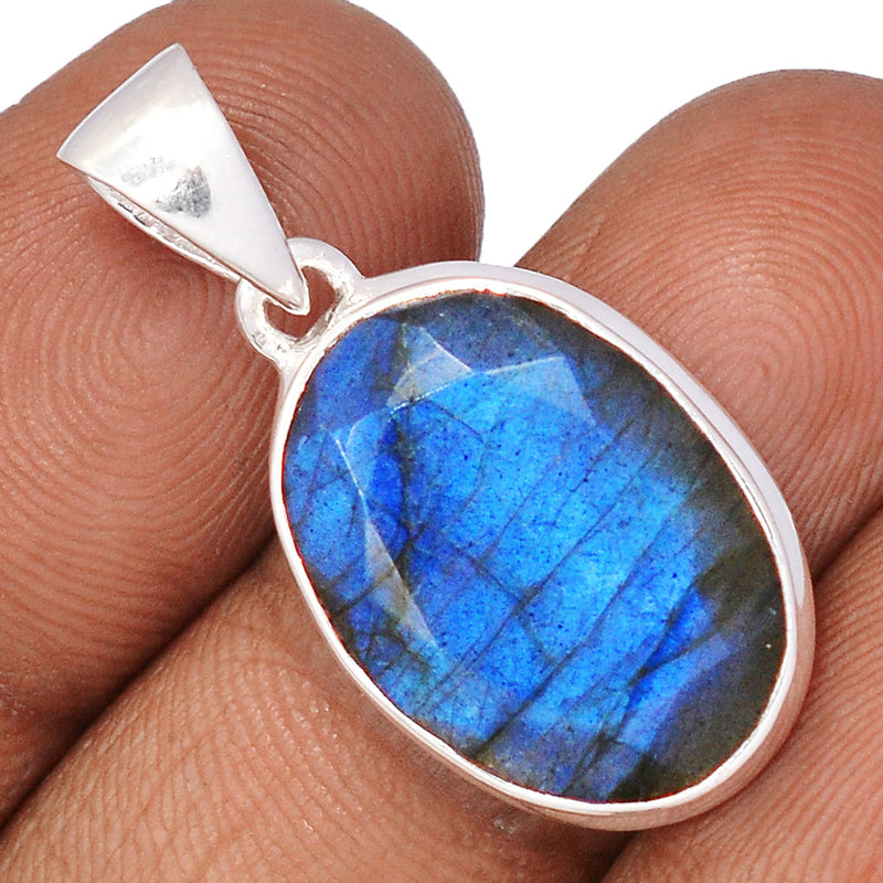 1.3" Labradorite Faceted Pendants - LBFP1135