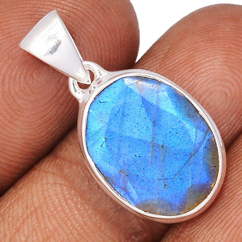 1.1" Labradorite Faceted Pendants - LBFP1139