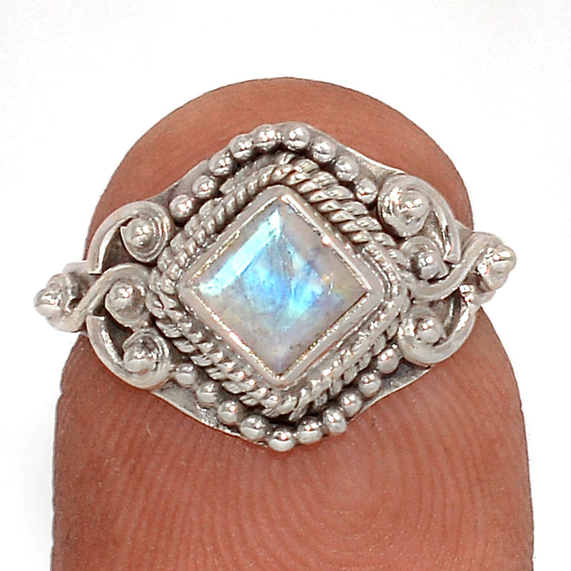 Small Filigree - Moonstone Faceted Ring - MNFR1575