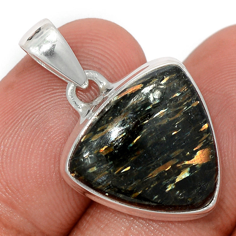 1.2" Nuummite Pendants - NUMP560