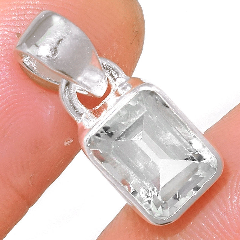 0.7" Natural White Topaz Pendants - NWTP127