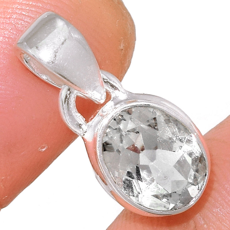 0.7" Natural White Topaz Pendants - NWTP136