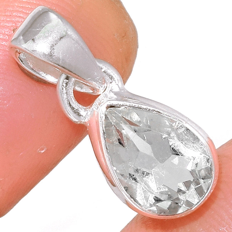 0.7" Natural White Topaz Pendants - NWTP139