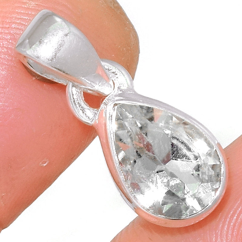 0.7" Natural White Topaz Pendants - NWTP141