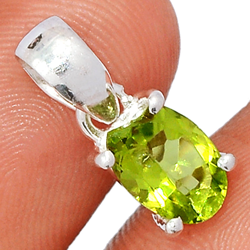 0.7" Claw - Peridot Faceted Pendants - PDTP501