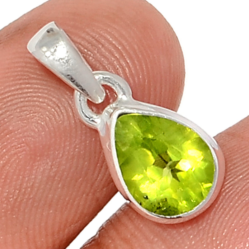 0.7" Peridot Faceted Pendants - PDTP503