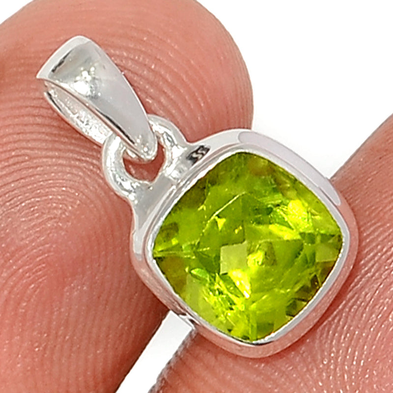 0.7" Peridot Faceted Pendants - PDTP518