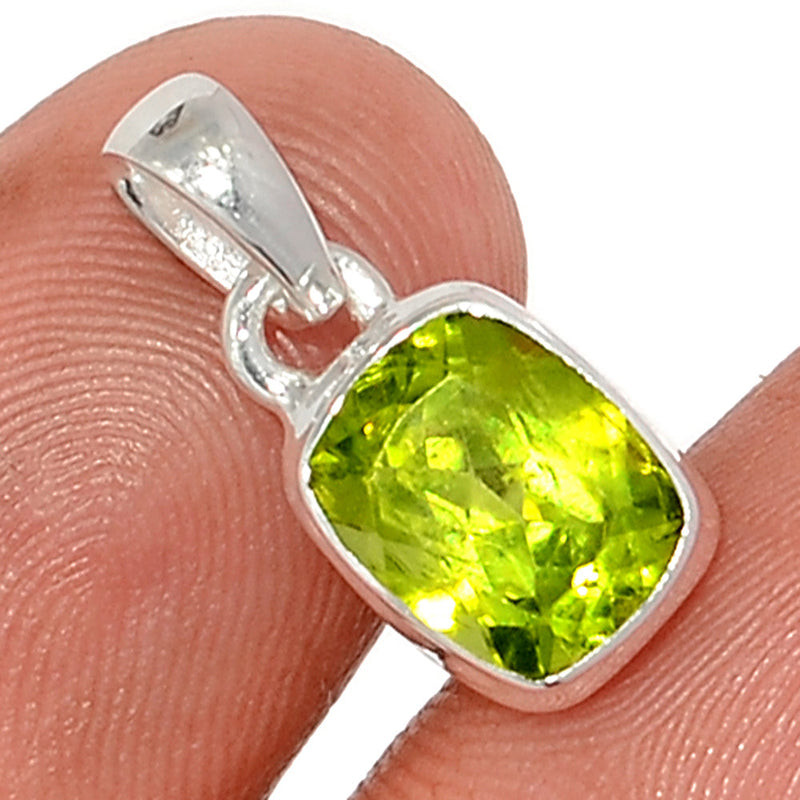 0.7" Peridot Faceted Pendants - PDTP534