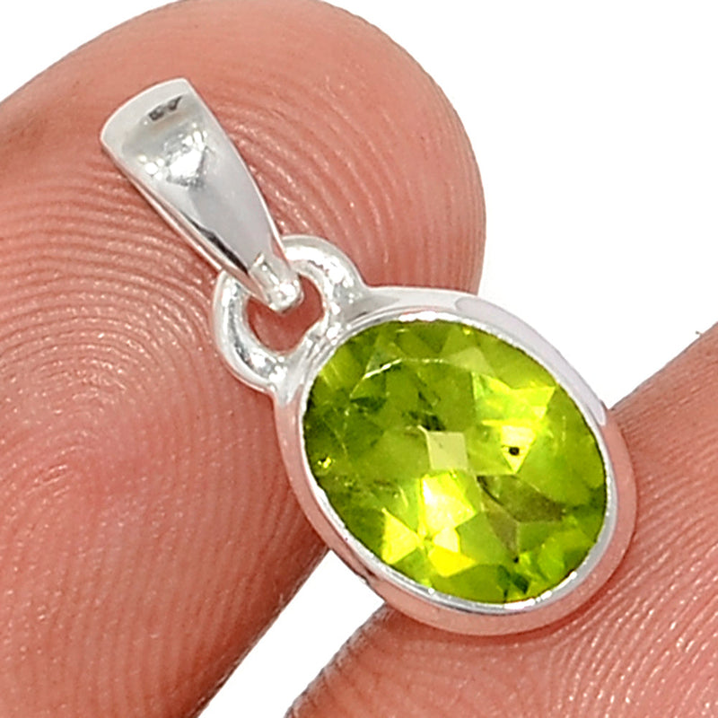 0.7" Peridot Faceted Pendants - PDTP536