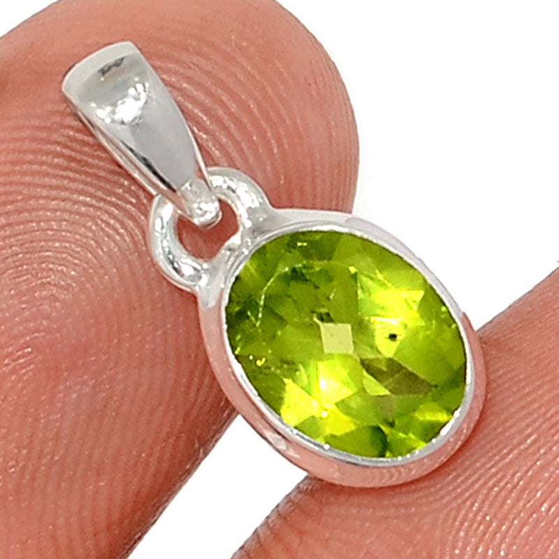 0.7" Peridot Faceted Pendants - PDTP537