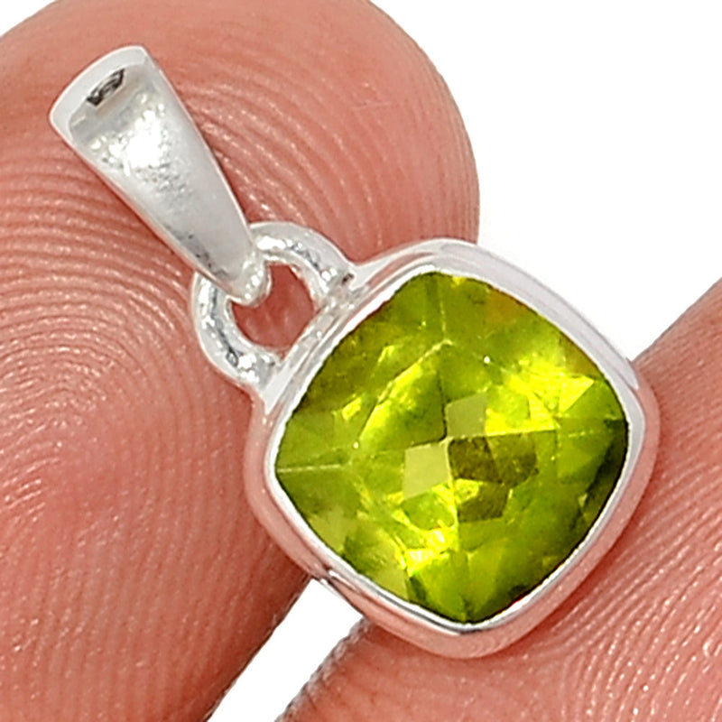 0.7" Peridot Faceted Pendants - PDTP543