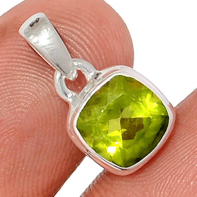 0.7" Peridot Faceted Pendants - PDTP544