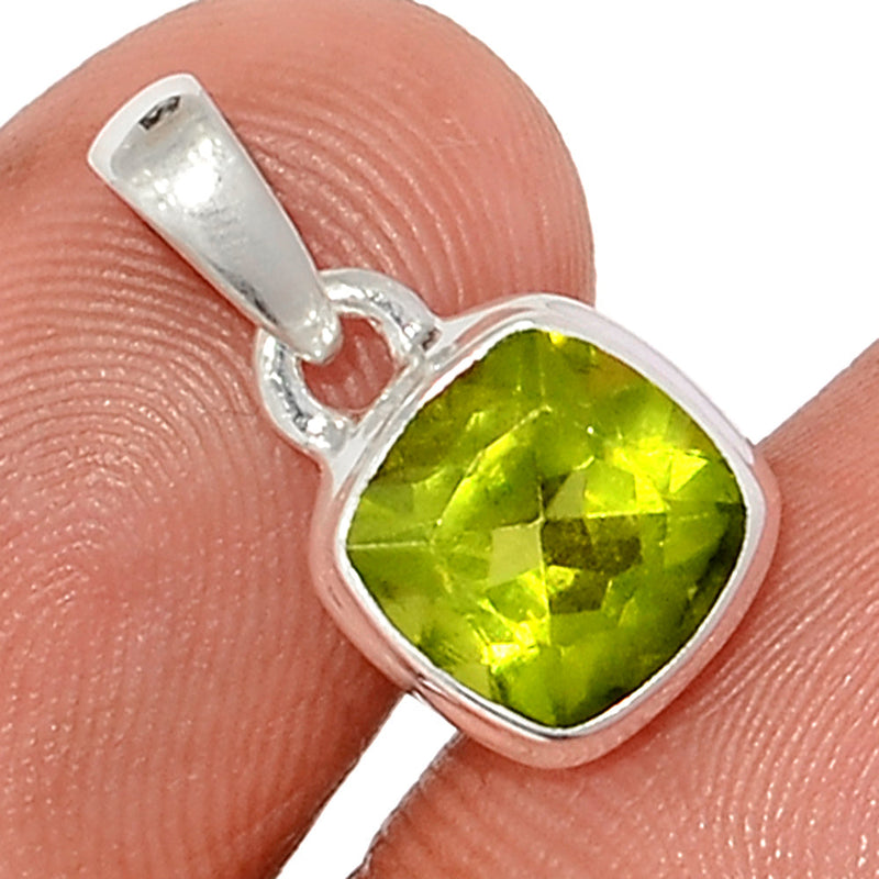 0.7" Peridot Faceted Pendants - PDTP545