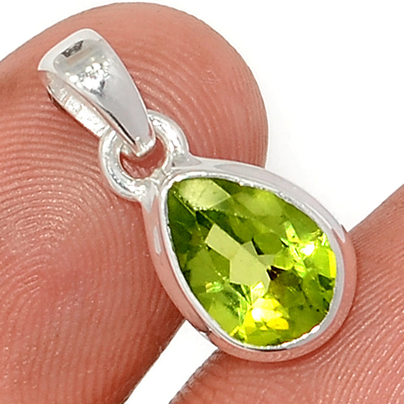 0.7" Peridot Faceted Pendants - PDTP546