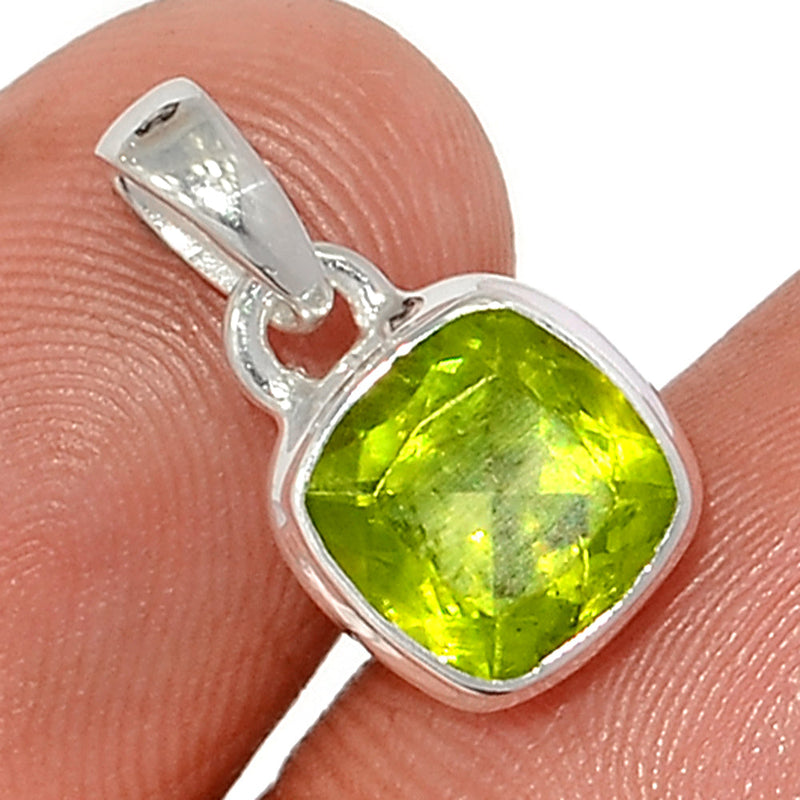 0.7" Peridot Faceted Pendants - PDTP550