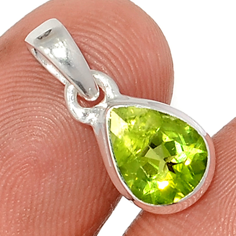 0.7" Peridot Faceted Pendants - PDTP551