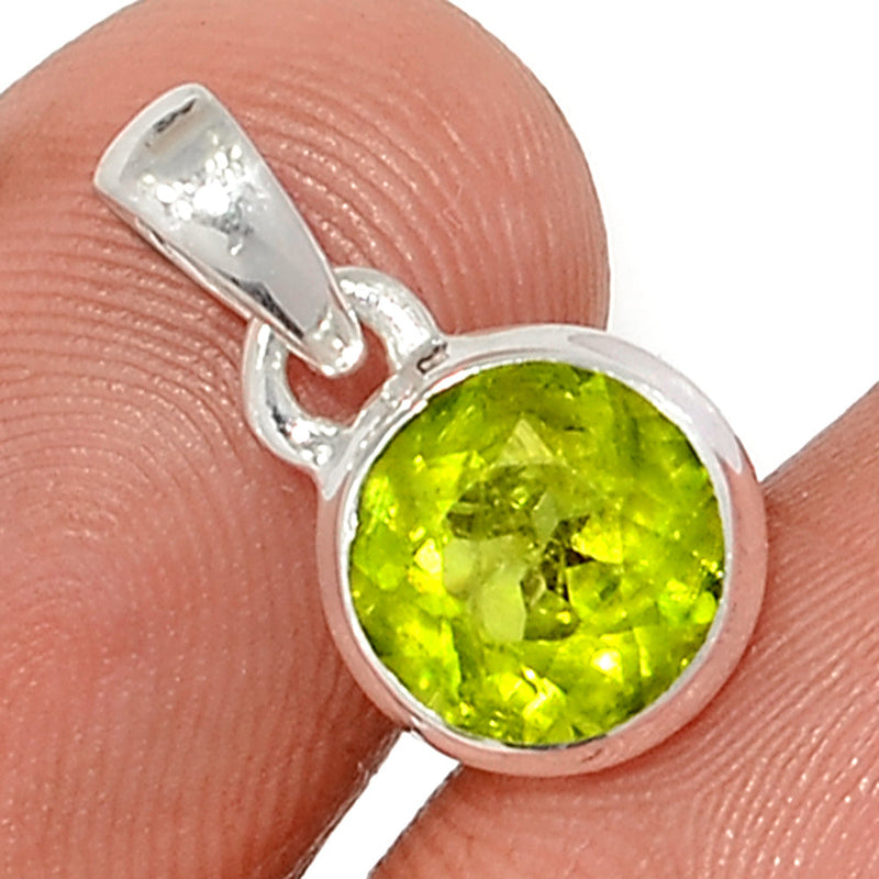 0.7" Peridot Faceted Pendants - PDTP554