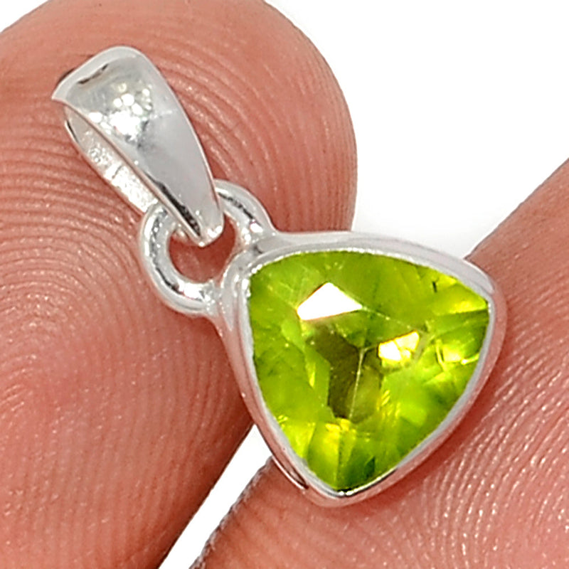 0.7" Peridot Faceted Pendants - PDTP556