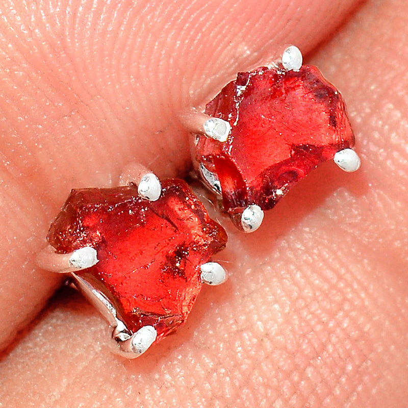 Claw - Garnet Rough Studs - GNRS64