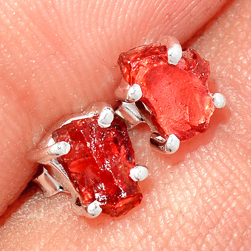 Claw - Garnet Rough Studs - GNRS67