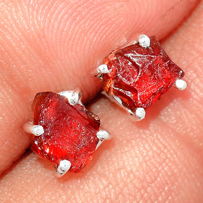 Claw - Garnet Rough Studs - GNRS68