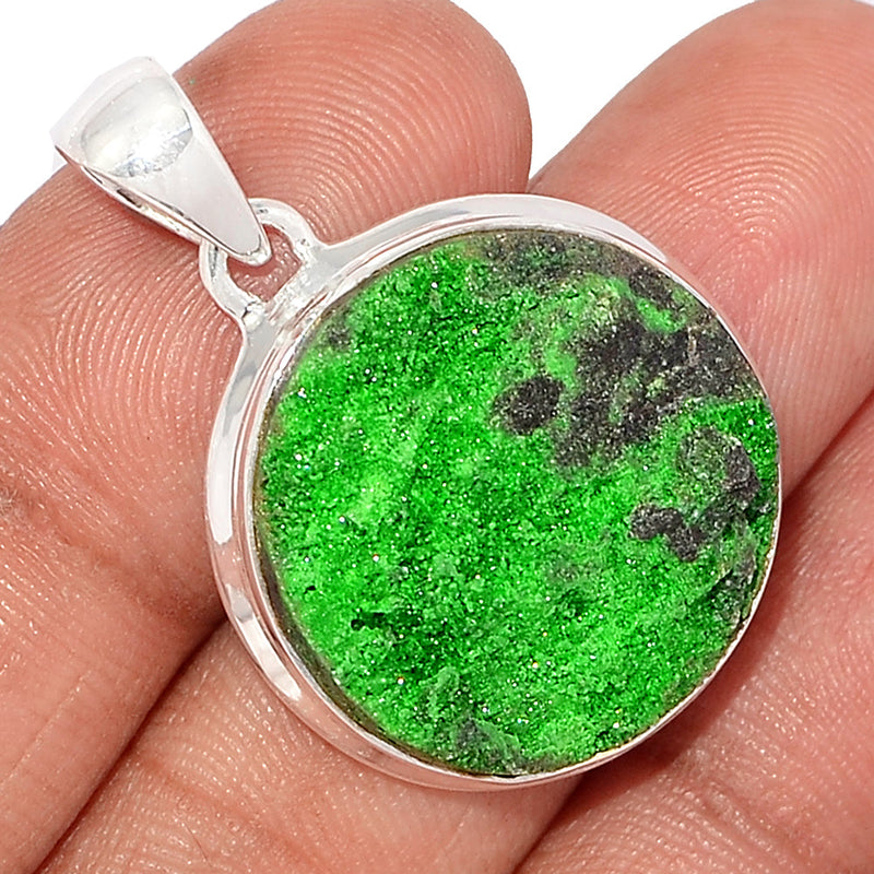 1.3" Uvarovite Green Garnet Pendants - UGGP216