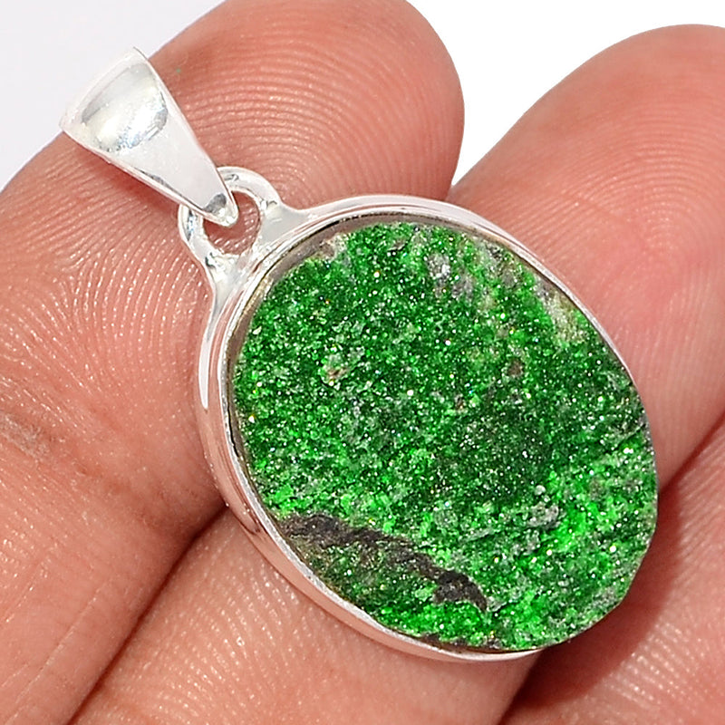 1.3" Uvarovite Green Garnet Pendants - UGGP221