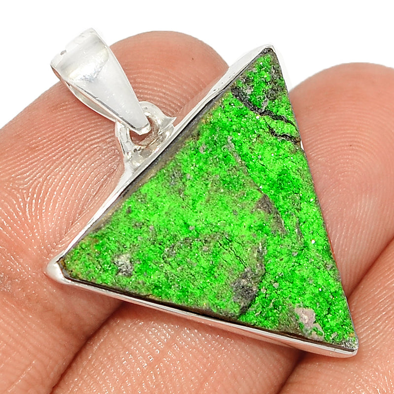 1.3" Uvarovite Green Garnet Pendants - UGGP298