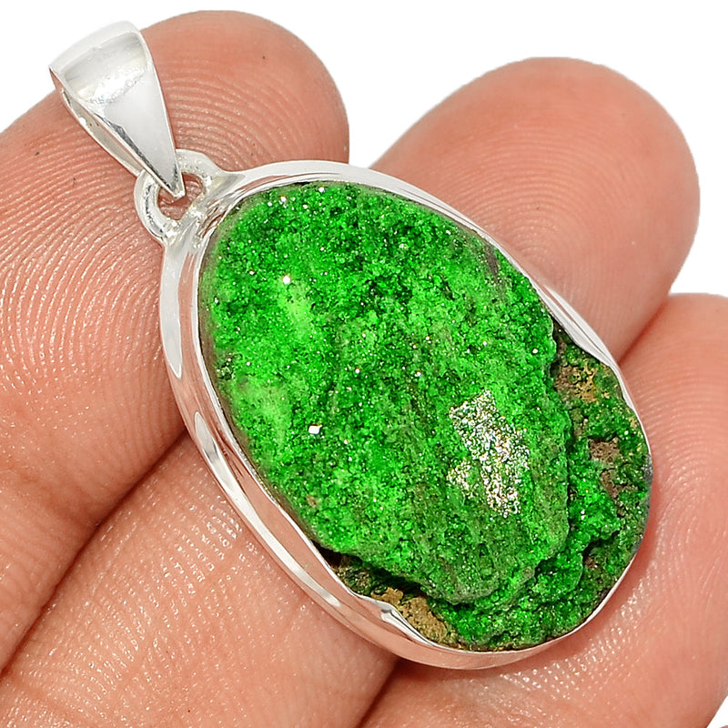 1.5" Uvarovite Green Garnet Pendants - UGGP311